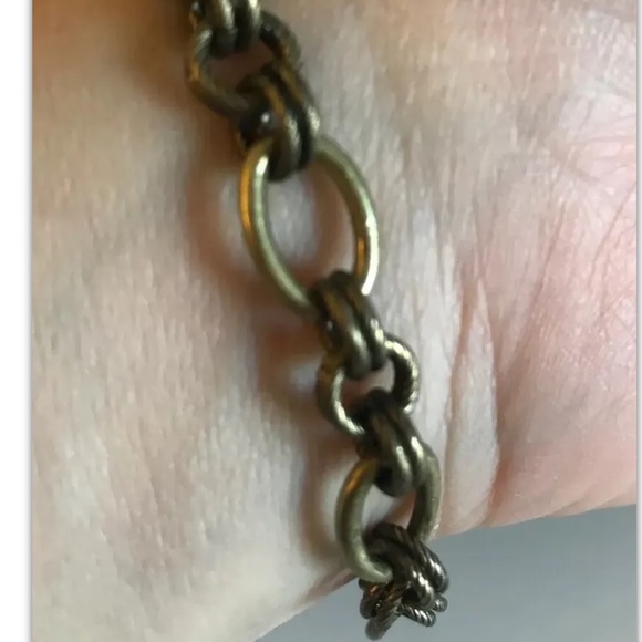 CHLOE AND ISABEL TRESOR TOGGLE BRACELET - Picture 3 of 5